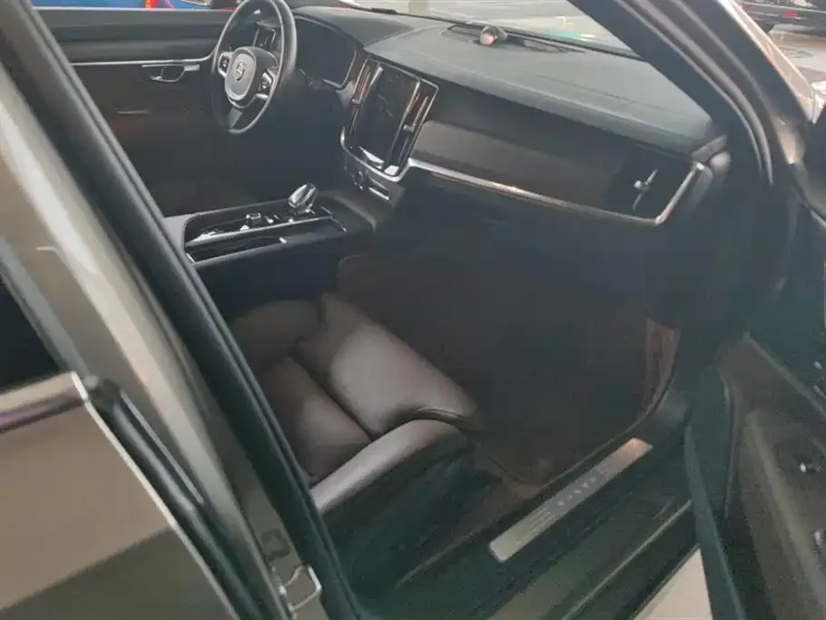 Volvo S90 2022 из CN, фото 6