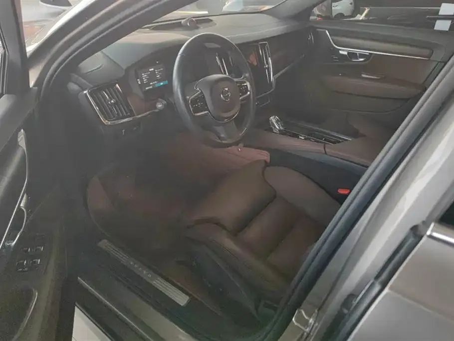 Volvo S90 2022 из CN, фото 10
