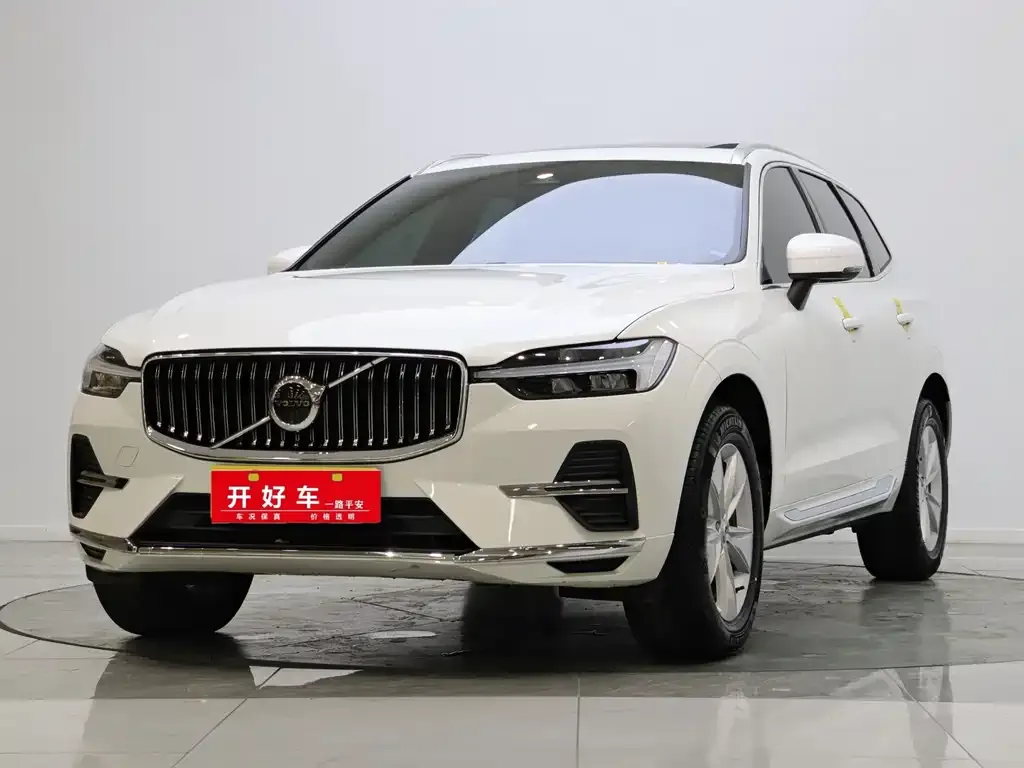 Volvo XC60 — фото 1
