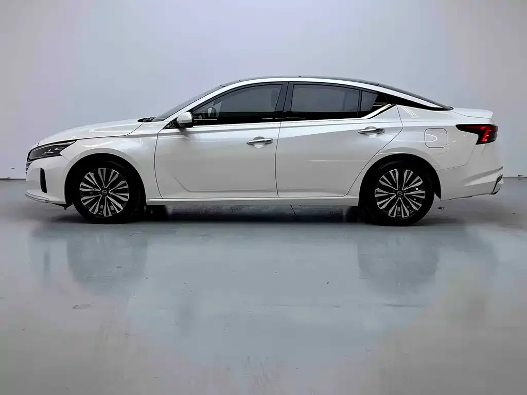 Nissan Teana 2023 из CN, фото 2
