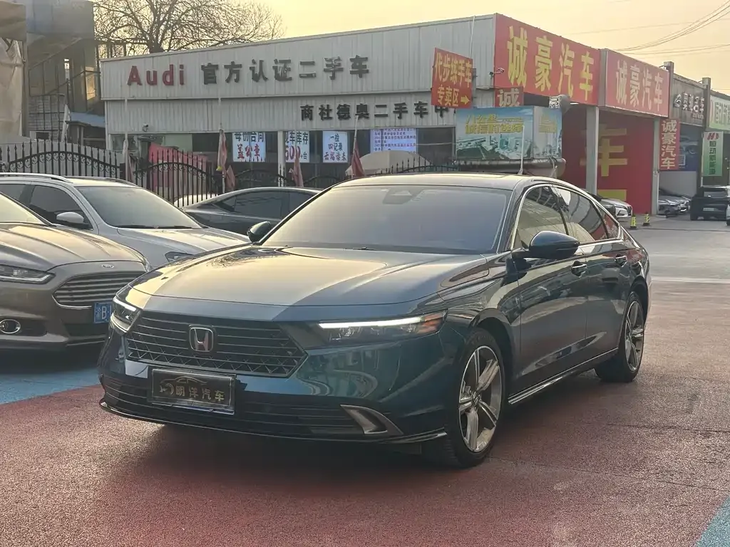 Honda Accord — фото 1