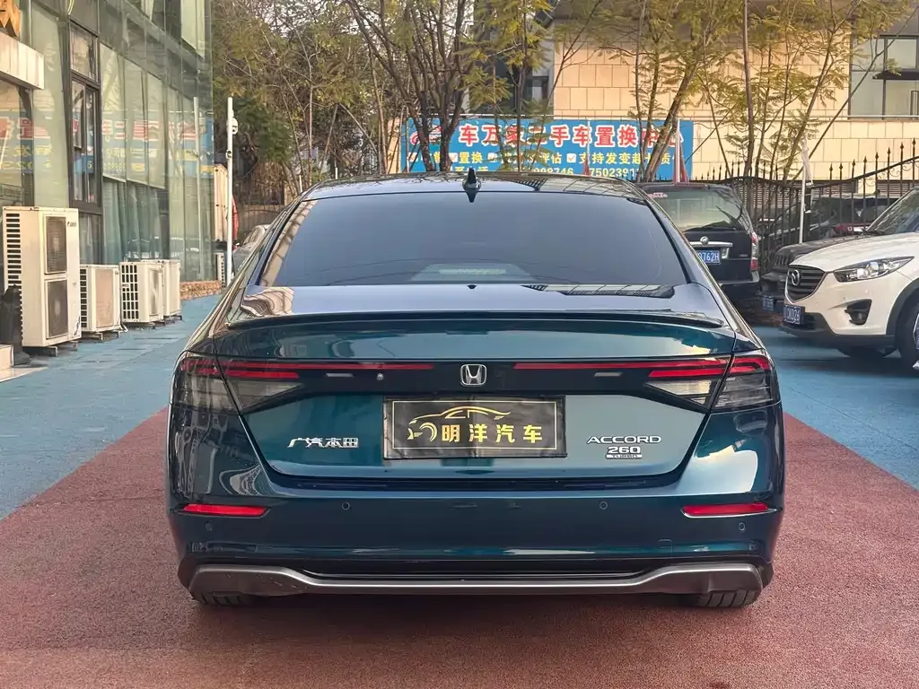 Honda Accord — фото 8