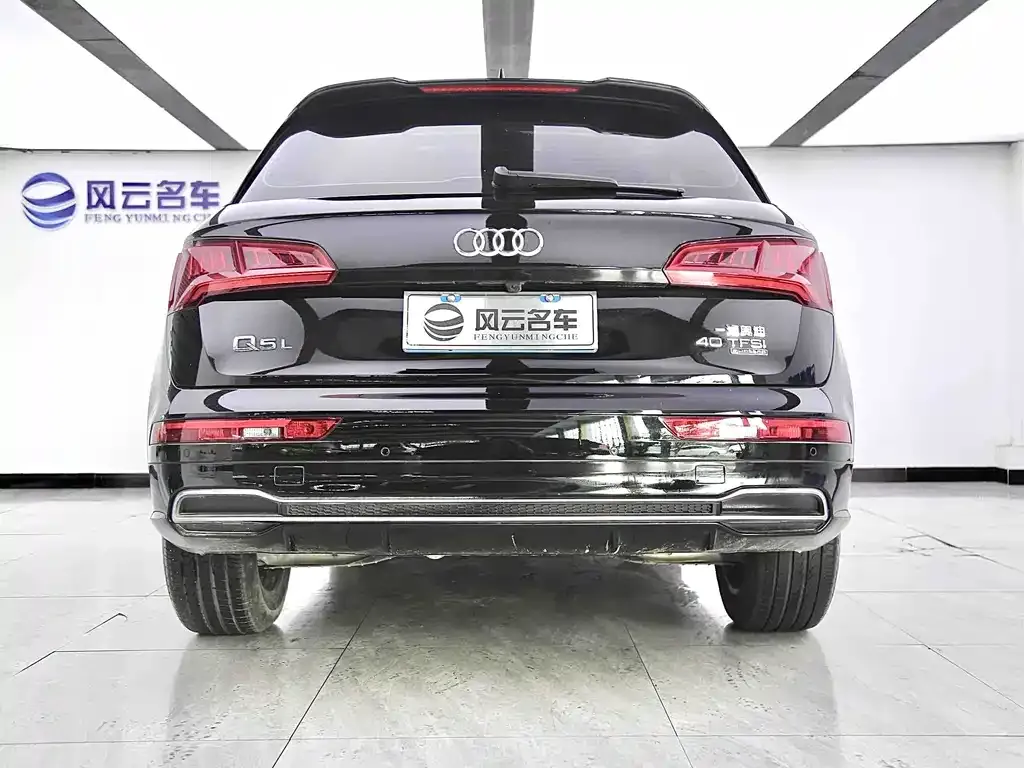 Audi Q5L — фото 9