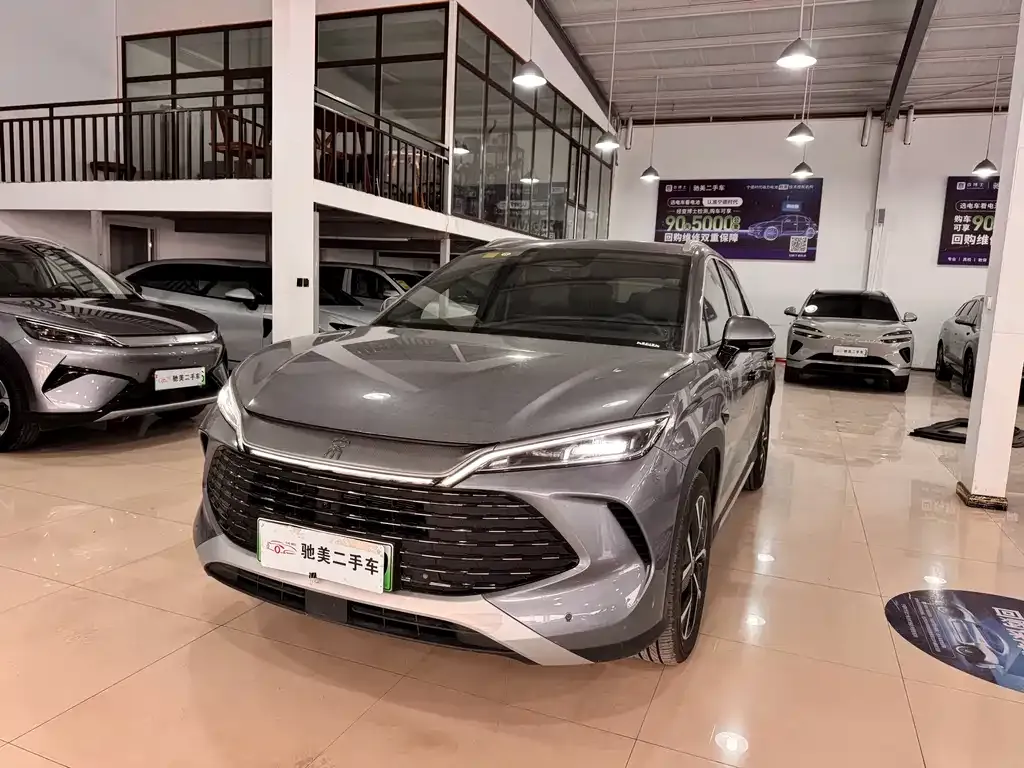 BYD L DM-i — фото 1