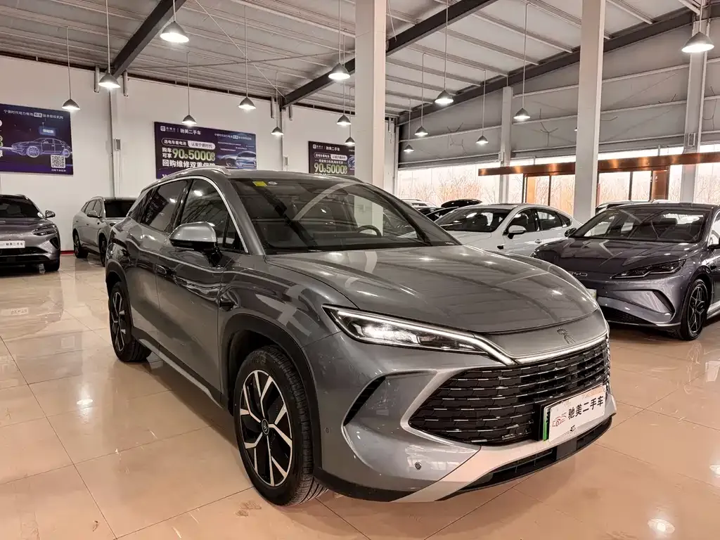 BYD L DM-i — фото 3