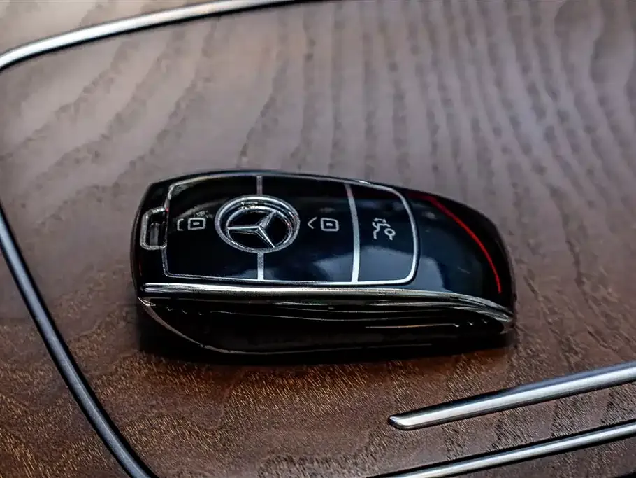 Mercedes-Benz E-Class — фото 10