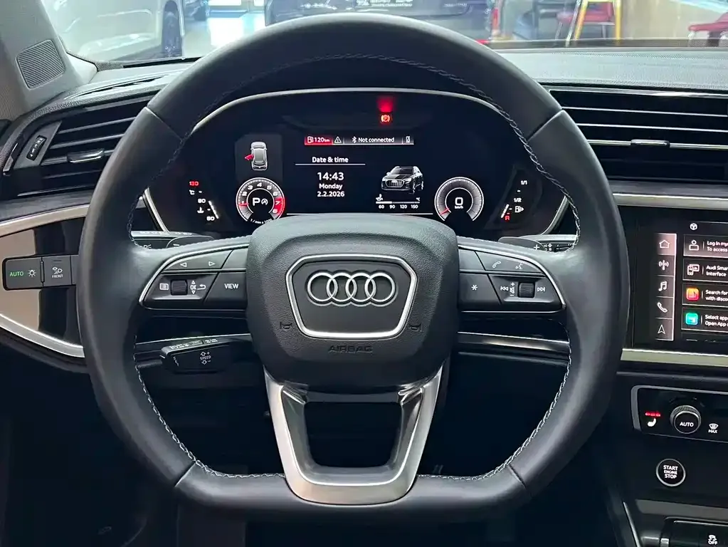 Audi Q3 — фото 10