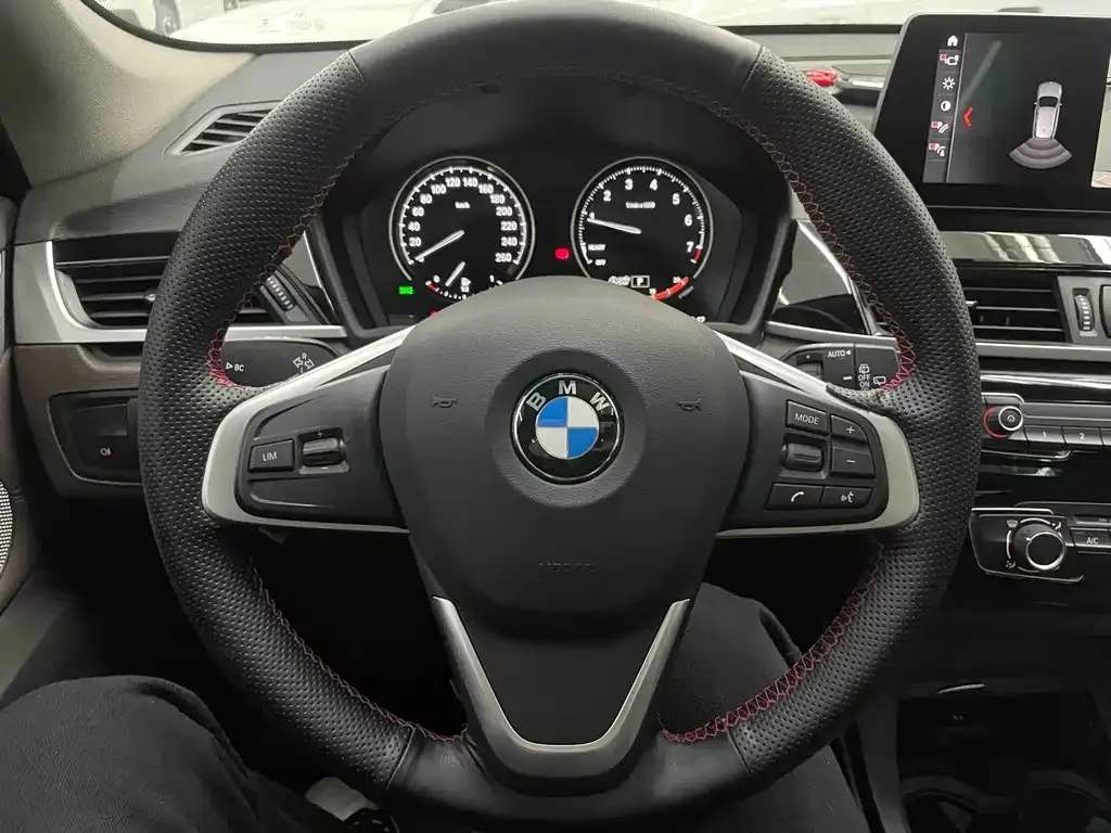 BMW X1 — фото 2