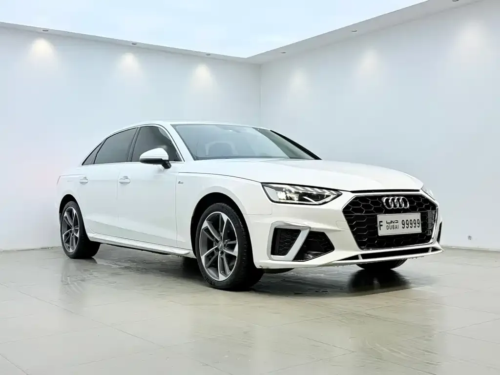 Audi A4L 2021 из CN, фото 2