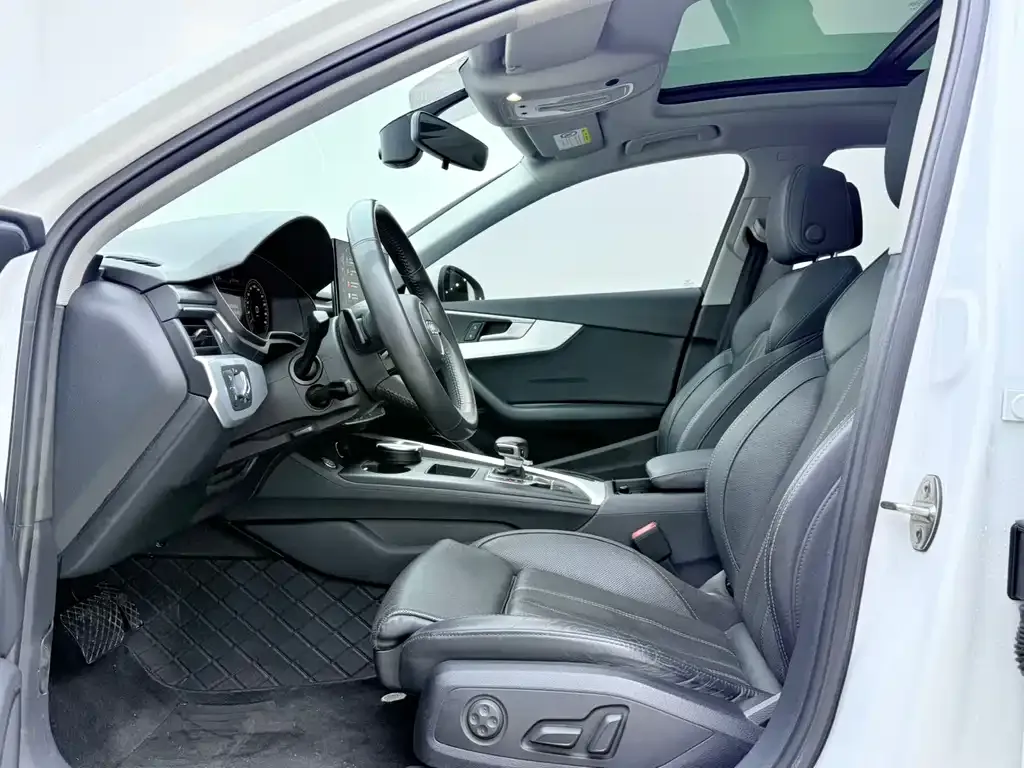 Audi A4L 2021 из CN, фото 5