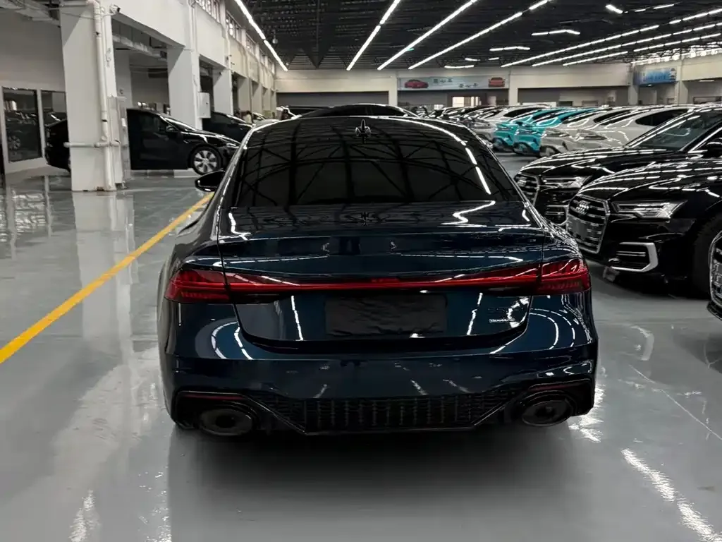 Audi A7L — фото 5