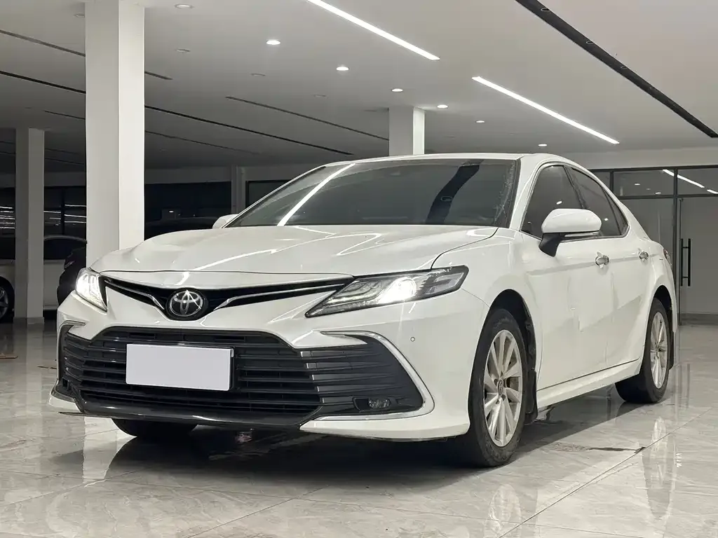 Toyota Camry 2023 из CN, фото 1