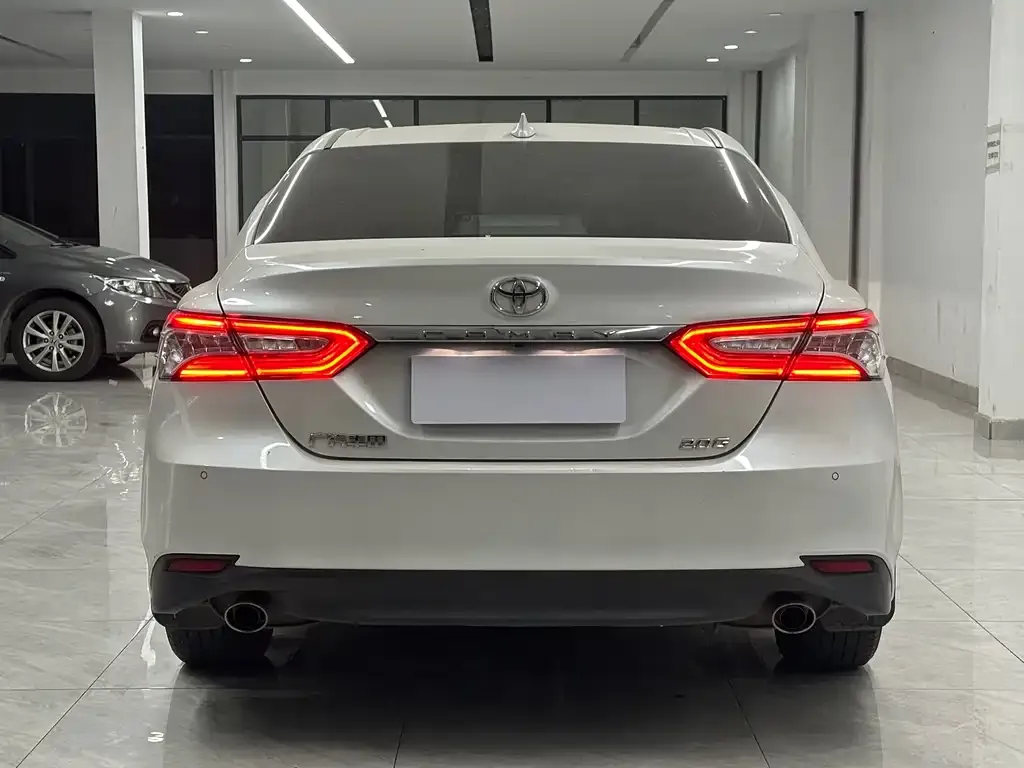 Toyota Camry 2023 из CN, фото 3