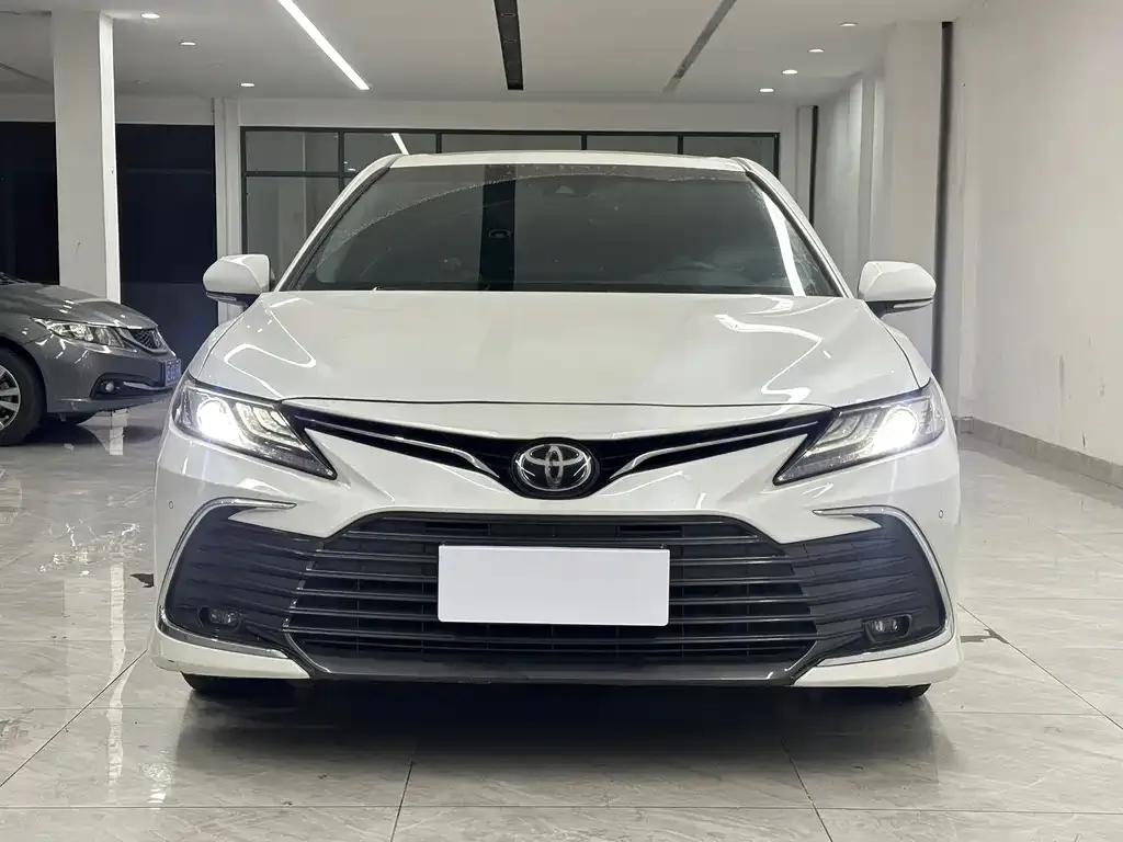 Toyota Camry 2023 из CN, фото 10
