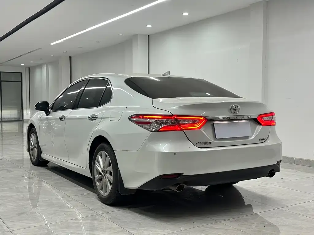 Toyota Camry 2023 из CN, фото 7