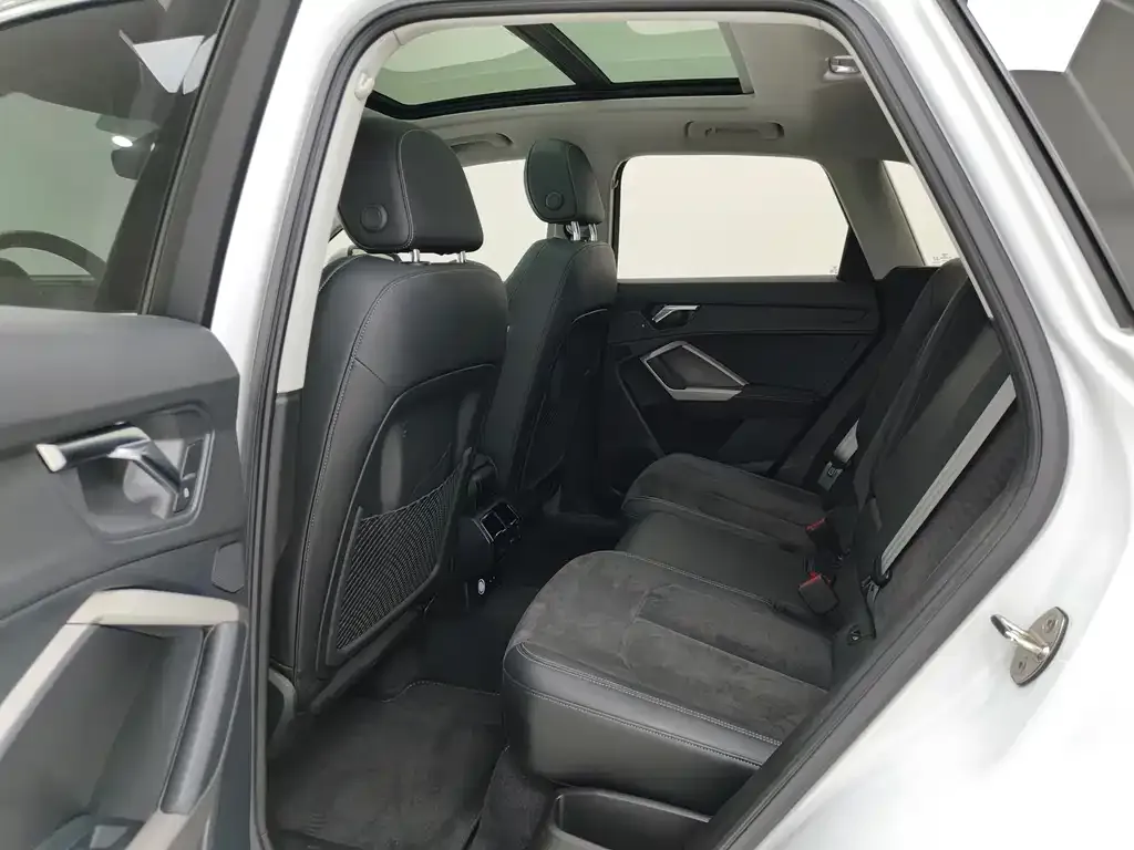 Audi Q3 2021 из CN, фото 2