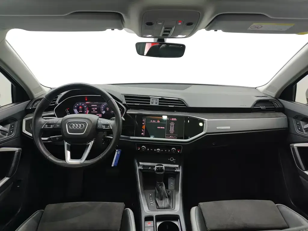Audi Q3 2021 из CN, фото 7