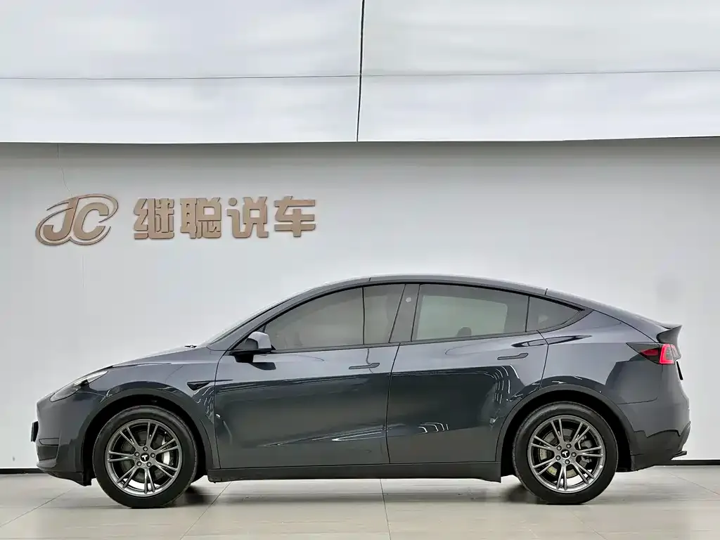Tesla Model Y 2024 из CN, фото 2