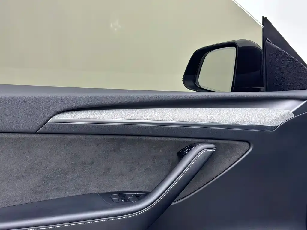 Tesla Model Y 2024 из CN, фото 4