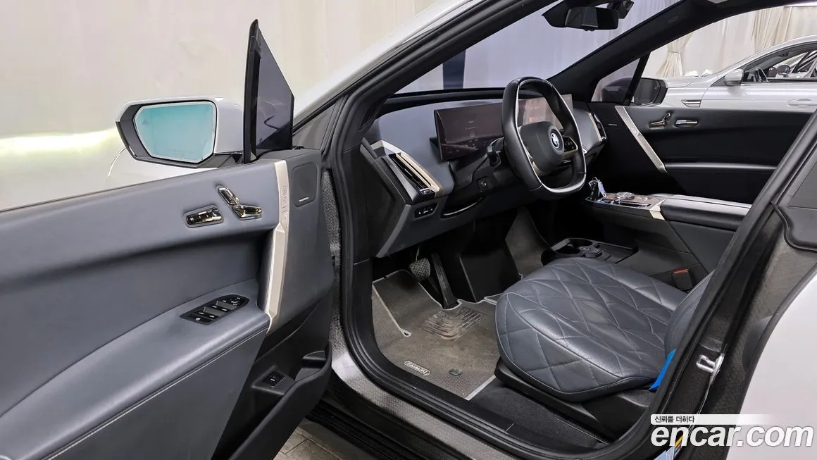 BMW iX — фото 10