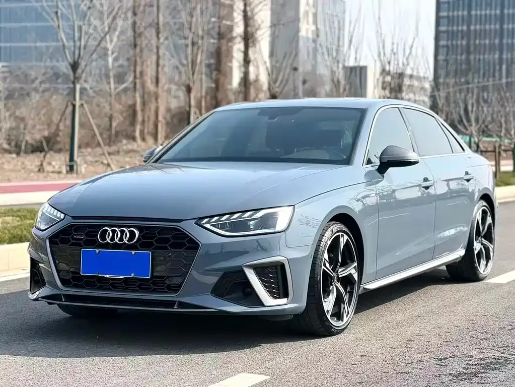 Audi A4L — фото 1