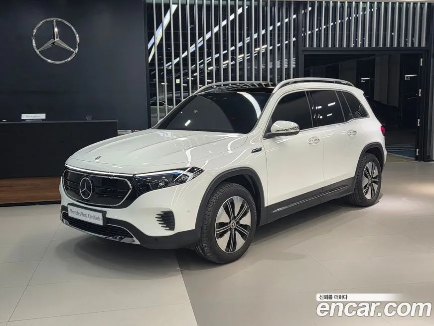 Mercedes-Benz EQB — фото 1