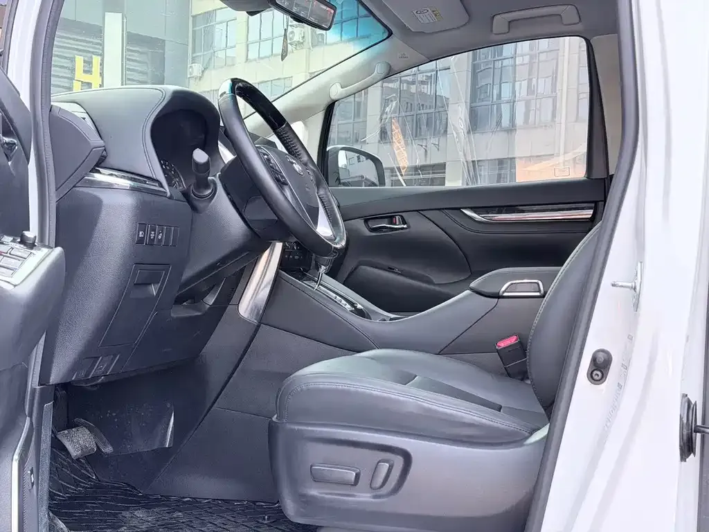 Toyota Vellfire 2021 из CN, фото 3