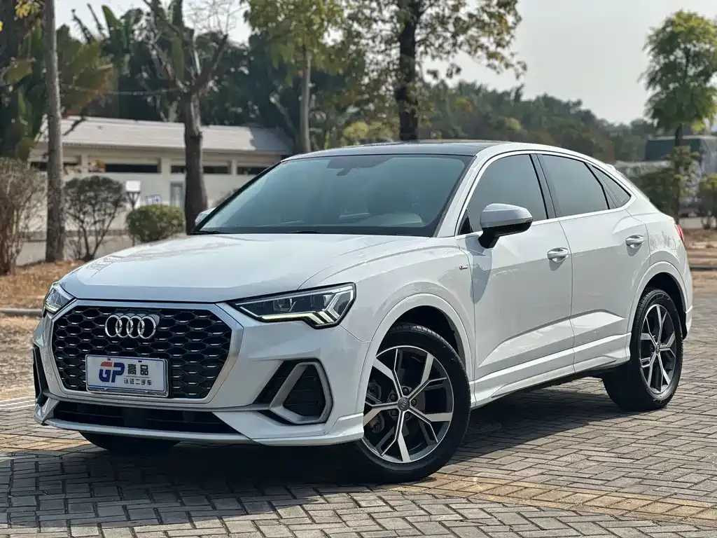 Audi Q3 Sportback — фото 1