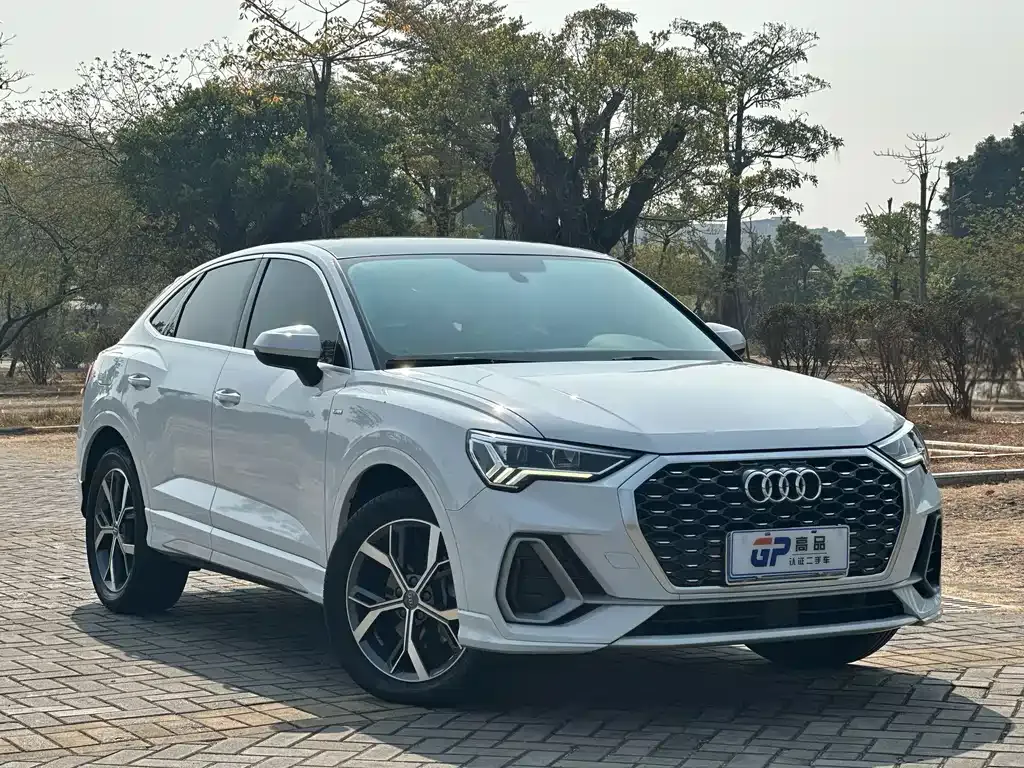 Audi Q3 Sportback — фото 10
