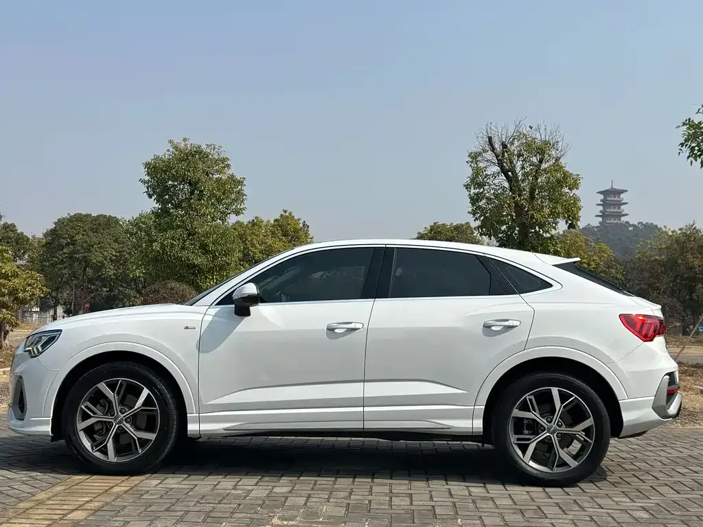 Audi Q3 Sportback — фото 6
