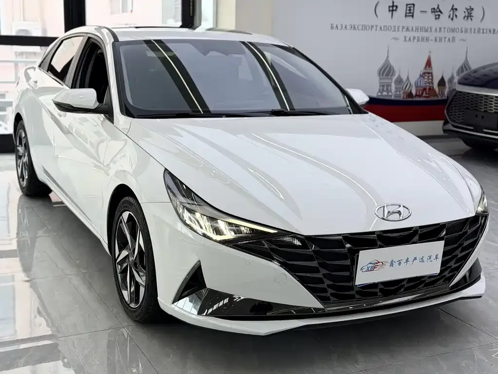 Hyundai Elantra — фото 5