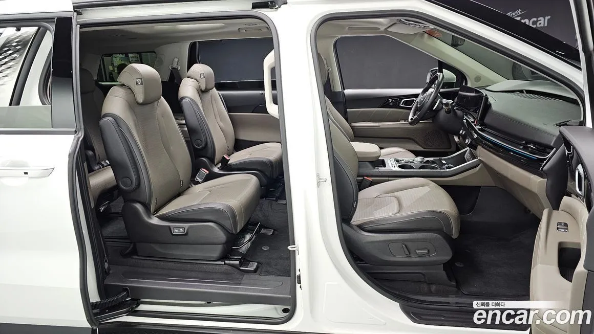 Kia Carnival — фото 10