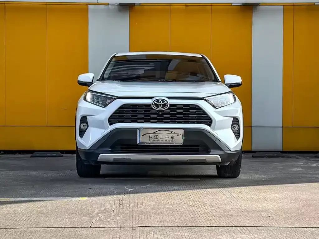 Toyota RAV4 — фото 7