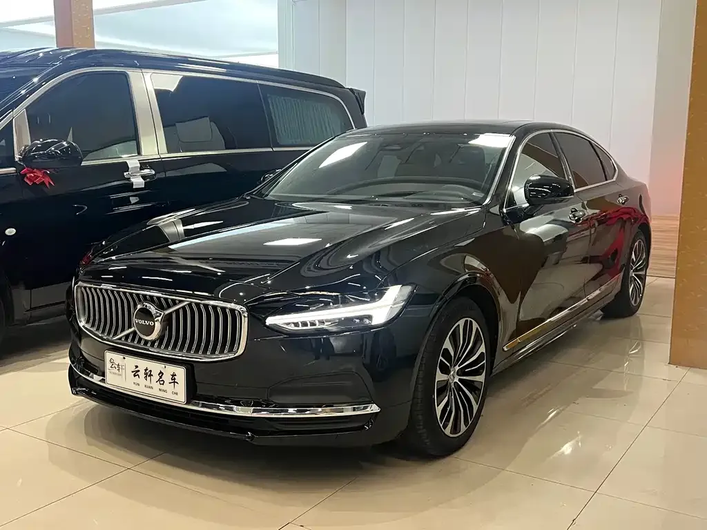 Volvo S90 — фото 1