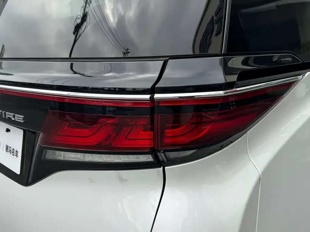Toyota Vellfire 2023 из CN, фото 2