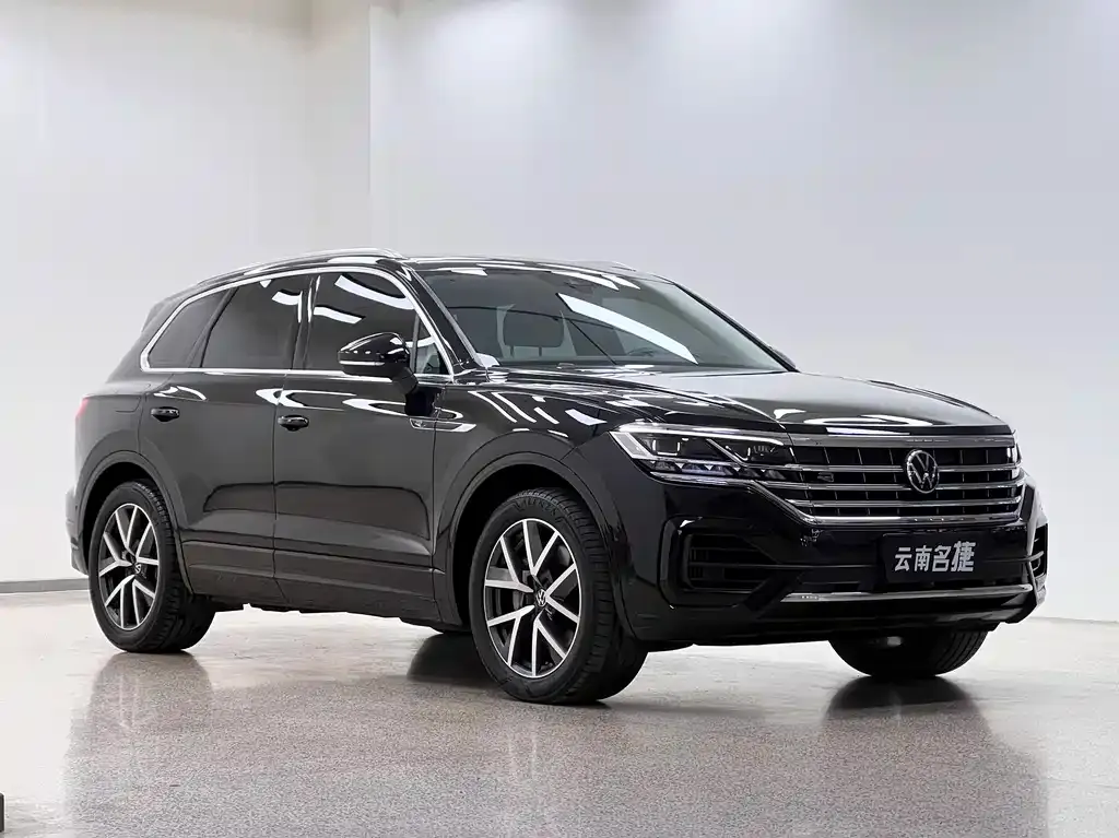 Volkswagen Touareg — фото 6