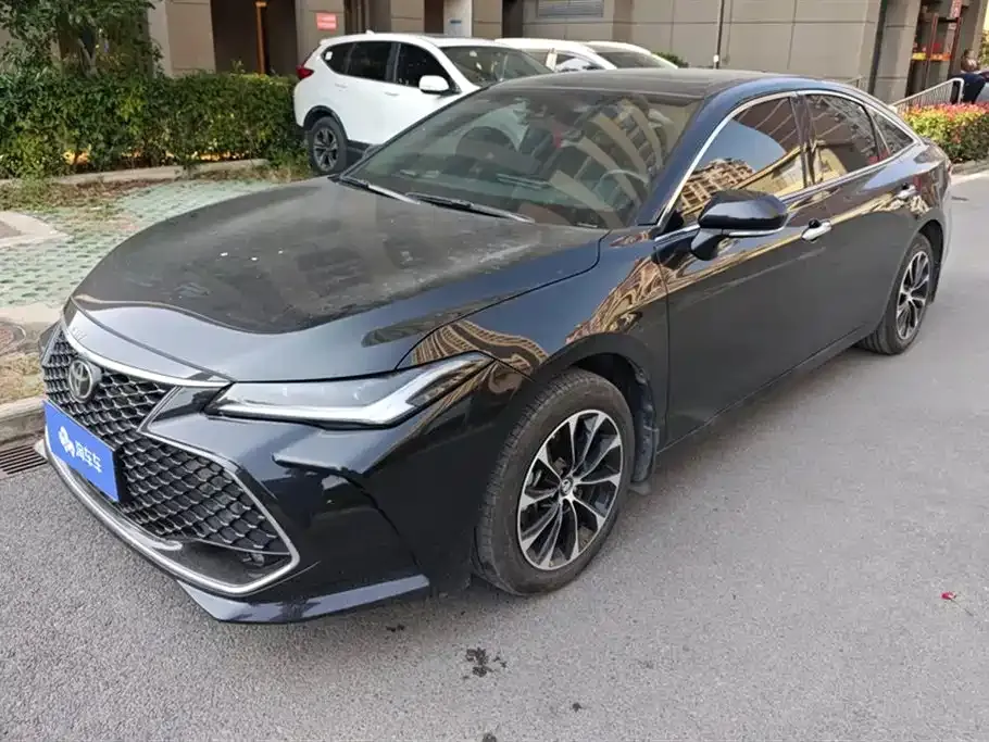 Toyota Avalon — фото 1