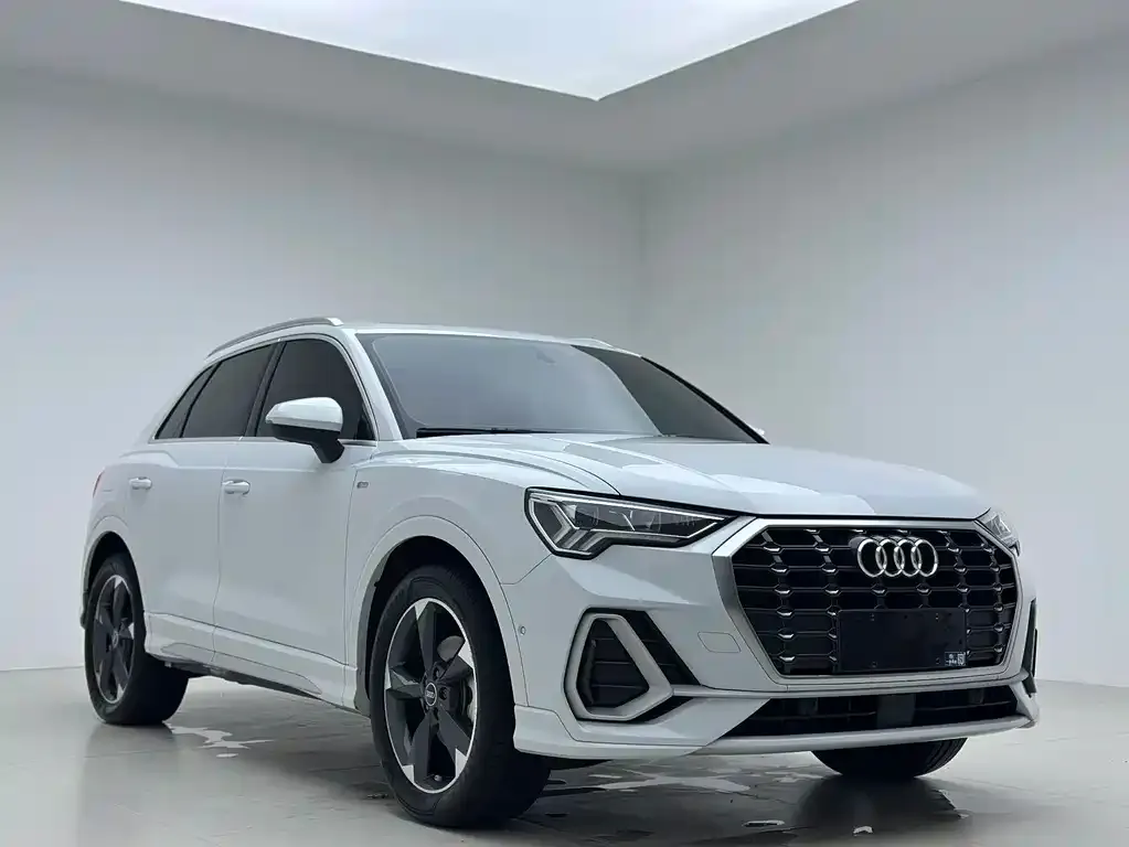 Audi Q3 — фото 10