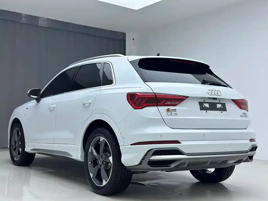 Audi Q3 — фото 8