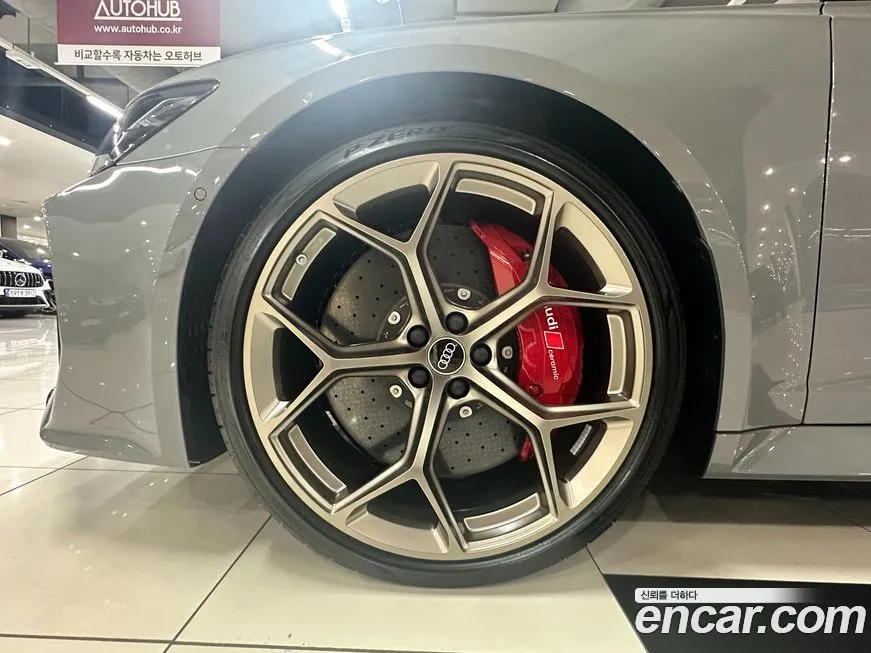 Audi RS6 2025 из KR, фото 9