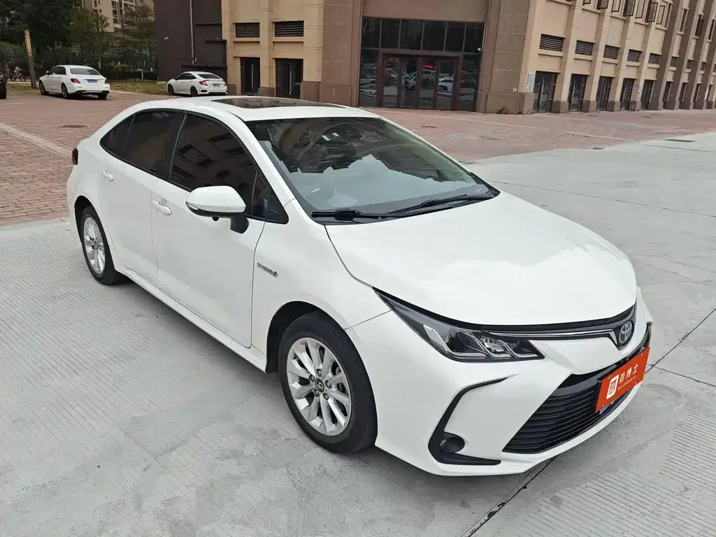 Toyota Corolla — фото 5