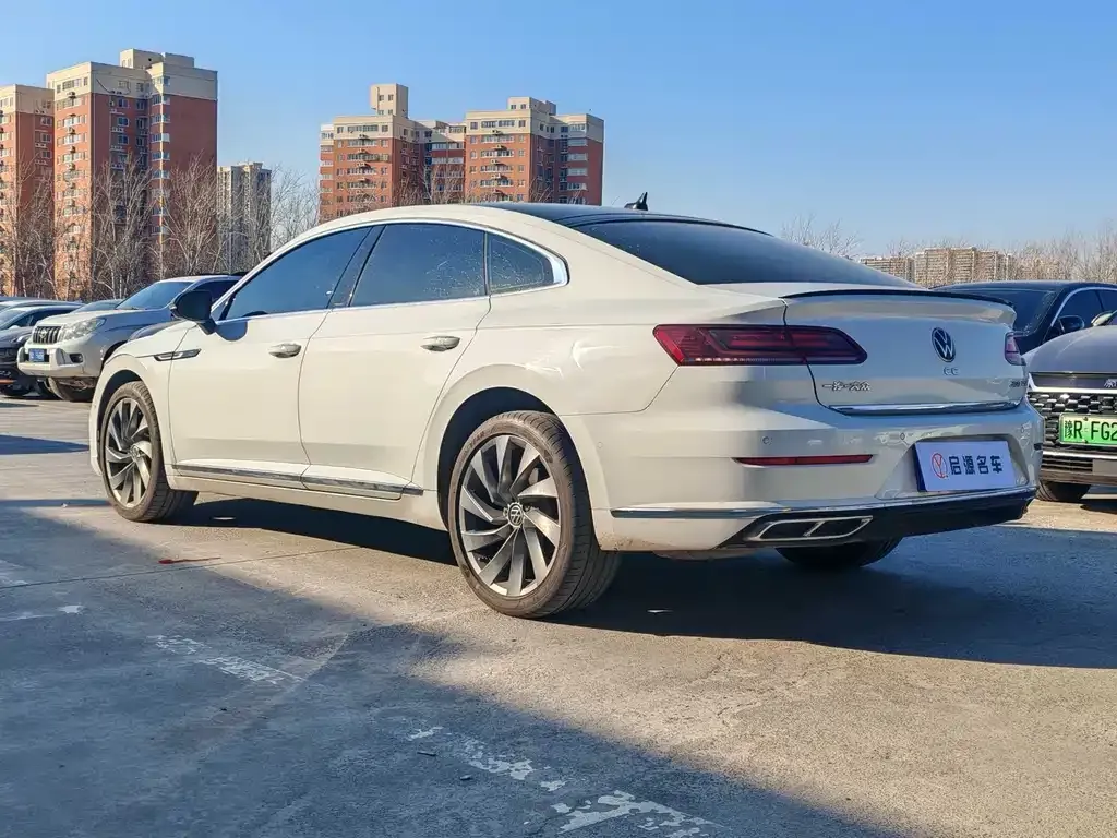 Volkswagen CC 2023 из CN, фото 2