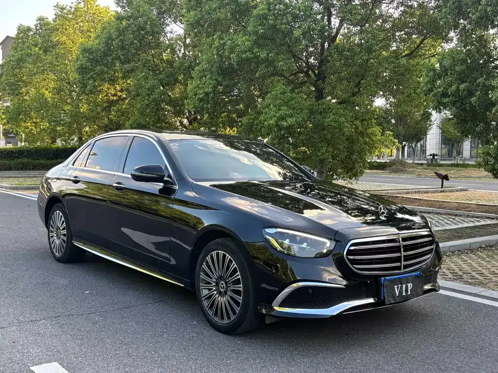 Mercedes-Benz E-Class — фото 10