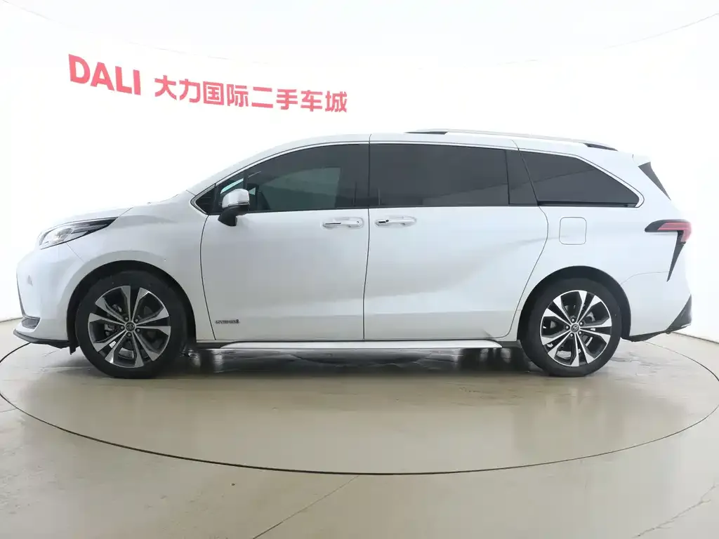 Toyota Granvia 2024 из CN, фото 9