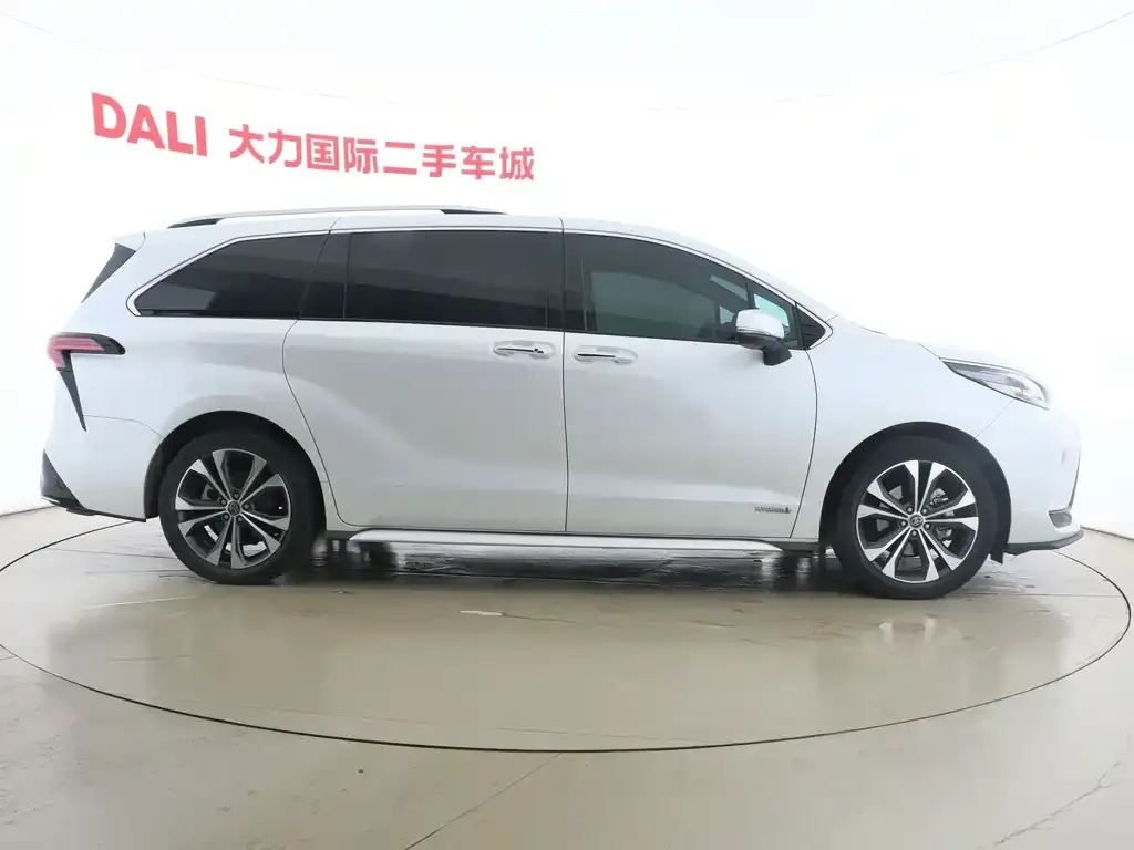 Toyota Granvia 2024 из CN, фото 10