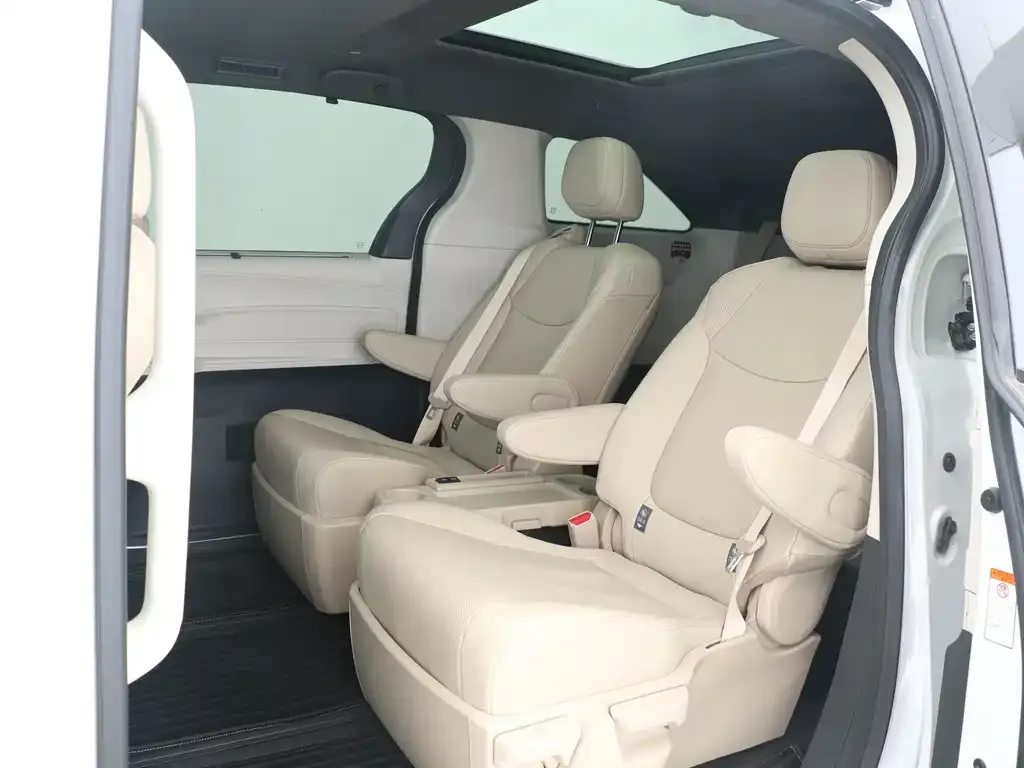 Toyota Granvia 2024 из CN, фото 5