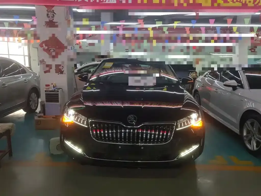 Skoda Superb — фото 5