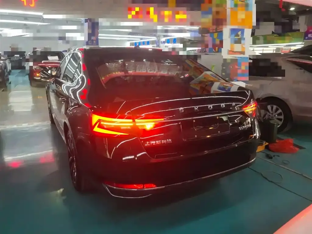 Skoda Superb — фото 3