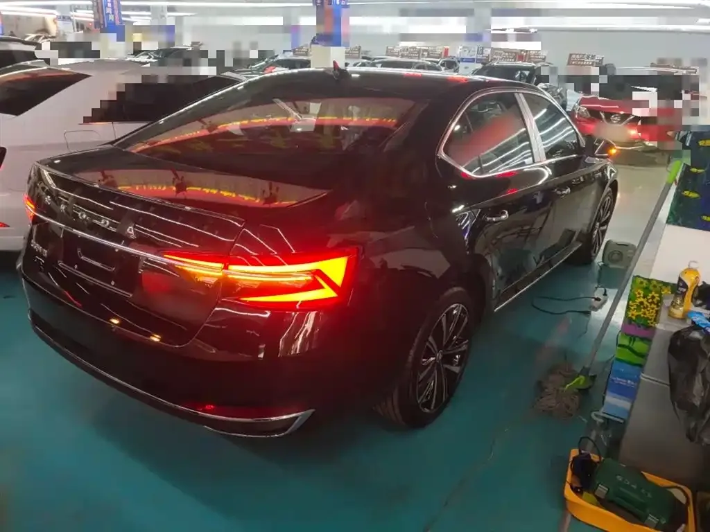 Skoda Superb — фото 7