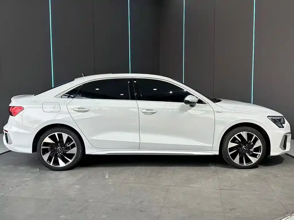 Audi A3 — фото 2